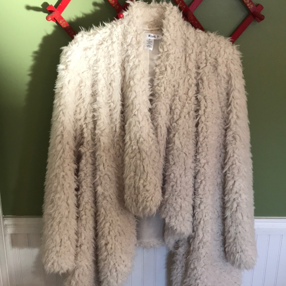 Super Soft Faux Fur Jacket w/ Drapey Front Size M
